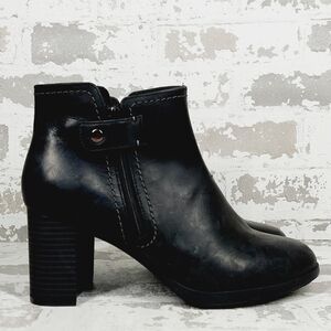 NEW Clarks Bayla Glow Black Leather Zip Strap Block Heel Dress Booties 7.5